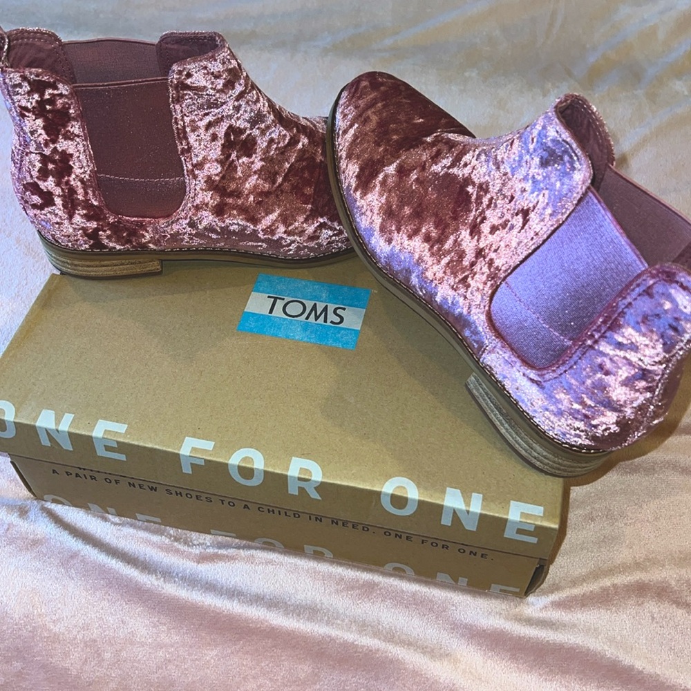 Toms “Ella” Faded Rose Belvet Booties - Picture 5 of 6